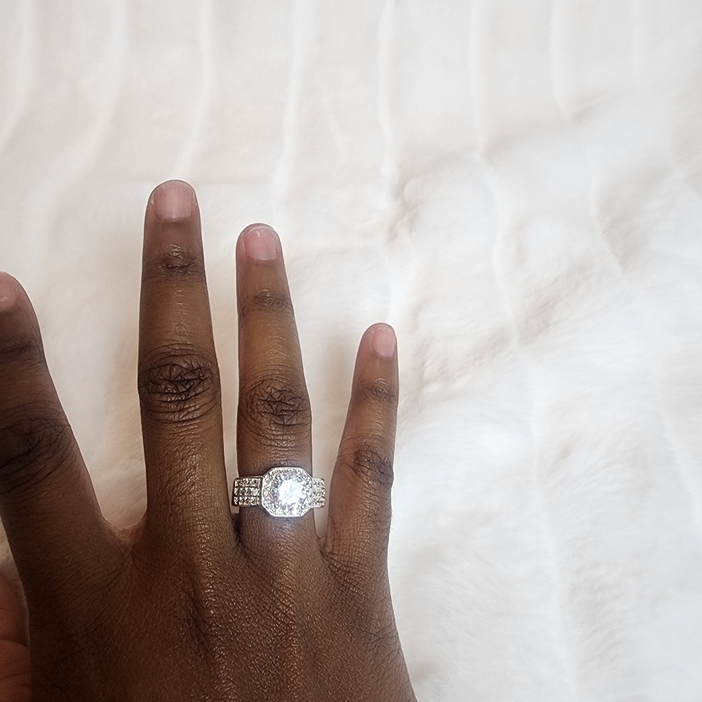 NWT Fashion Cubic Zirconia Ring - Picture 5 of 6